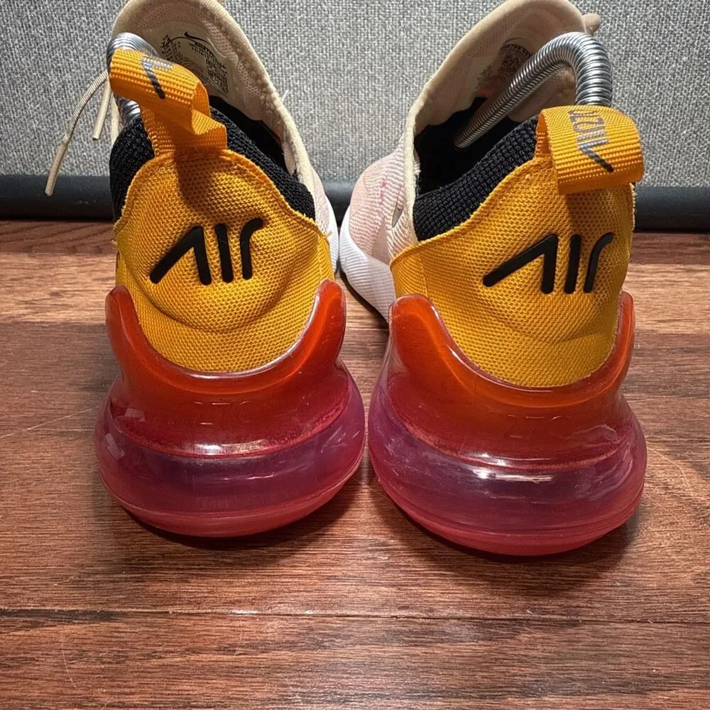 Nike Air Max 270 Women's Size 7.5 Coral Pink Shoes AH6789-603